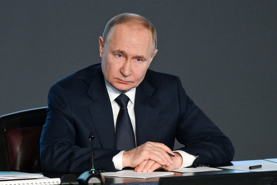 Путин призывает к взвешенному подходу в развитии региональной инфраструктуры.
