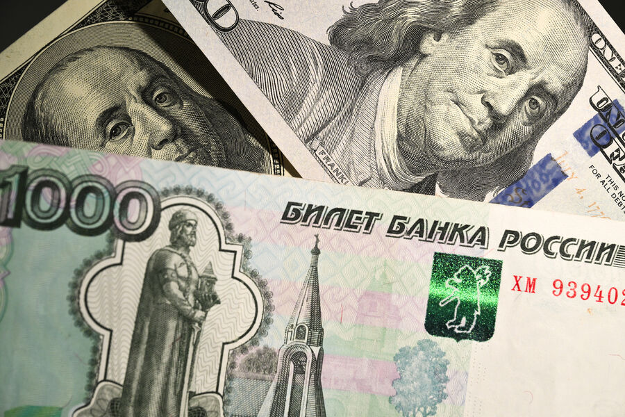 Рубль заметно вырос из-за потепления отношений между США и Россией.
