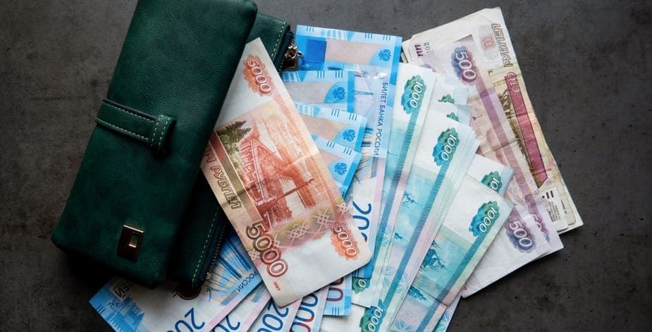 Задолженность работодателей по заработной плате достигла 1,66 млрд рублей к маю.