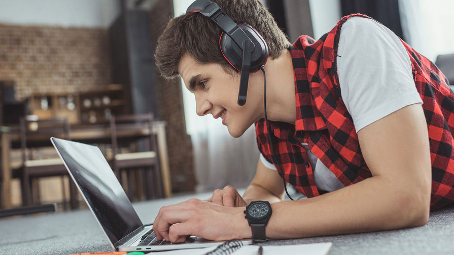 HeadHunter определил среднюю зарплату несовершеннолетних россиян.