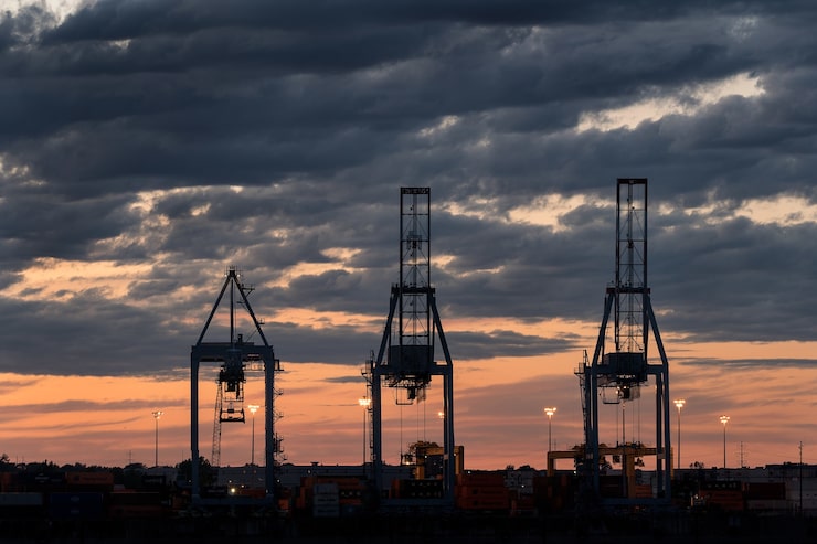 Противоположные тенденции на рынке: рост Аэрофлота и падение Газпрома.