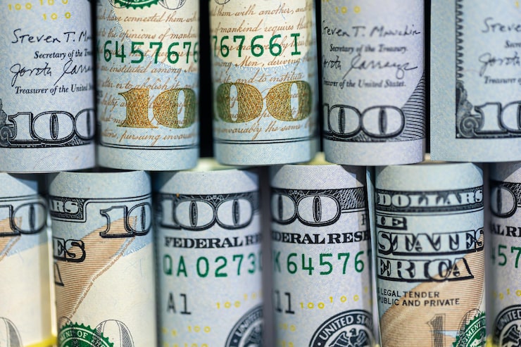 Курс доллара и евро на 11 сентября: доллар достиг 85 рублей, евро — 100