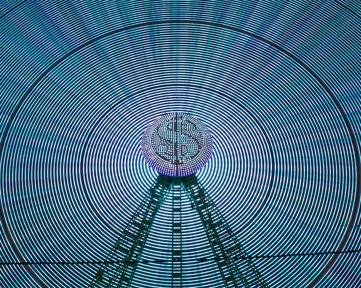 Курс доллара поднялся выше 84: в России расширили возможности оплаты за газ