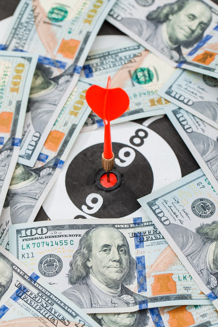 Доллар отыгрался: эксперты обсуждают возможное снижение ключевой ставки ЦБ